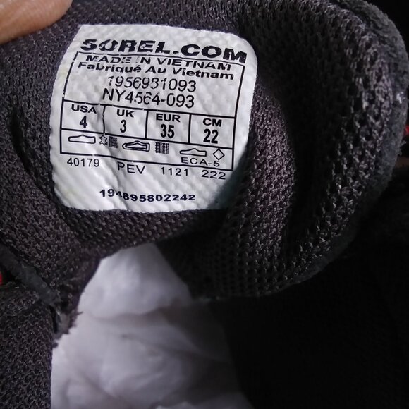 SOREL OUT  N ABOUT Winter Boot Boys/Girls sz 4 Gray Suede - Picture 8 of 11